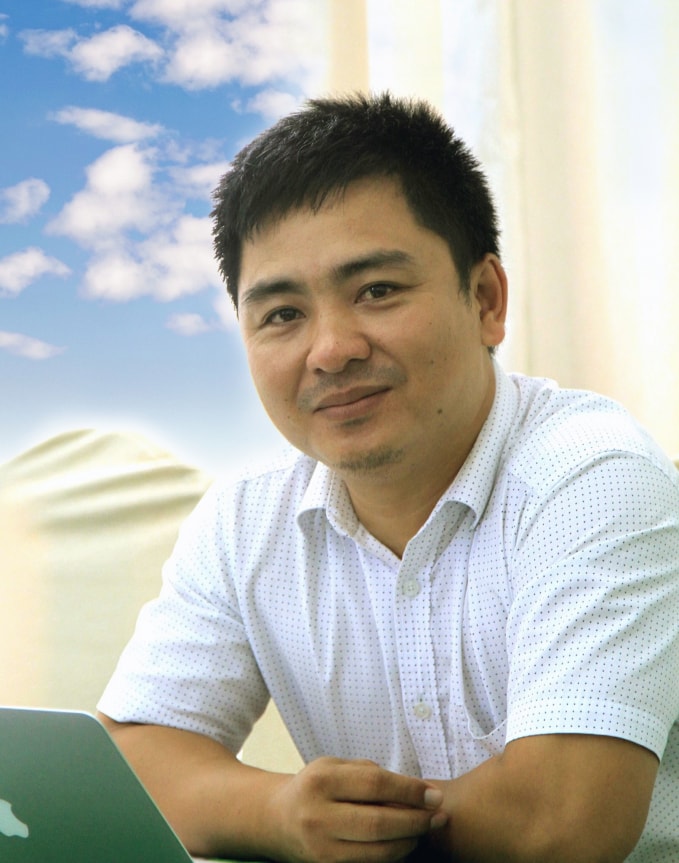 Nhà báo Quốc Trung