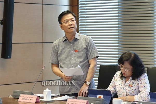 Đại biểu Lê Thành Long (Đoàn đại biểu Quốc hội tỉnh Kiên Giang), phát biểu tại phiên thảo luận tổ về dự án Luật sửa đổi, bổ sung một số điều của Luật Tổ chức Chính phủ và Luật Tổ chức chính quyền địa phương. Ảnh: quochoi.vn