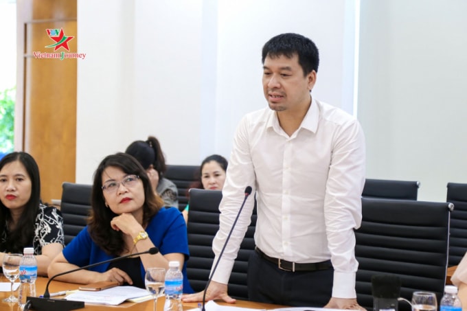 Ông Ngô Minh Hiển - Phó Tổng Giám đốc Đài TNVN cảm ơn sự hợp tác, hỗ trợ của lãnh đạo tỉnh Quảng Ninh trong công tác phối hợp tổ chức sự kiện. Ảnh: vovdulich.vn