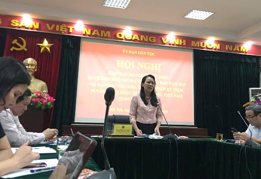 Thứ trưởng, Phó Chủ nhiệm UBDT Hoàng Thị Hạnh phát biểu tại Hội nghị. Ảnh: baotainguyenvamoitruong.vn