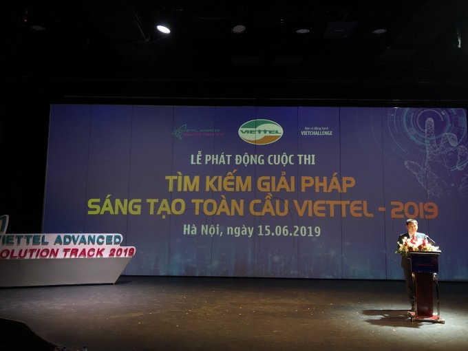 Tổng Giám đốc Tổng Công ty Viễn thông Viettel ông Cao Anh Sơn phát biểu tại lễ phát động cuộc thi