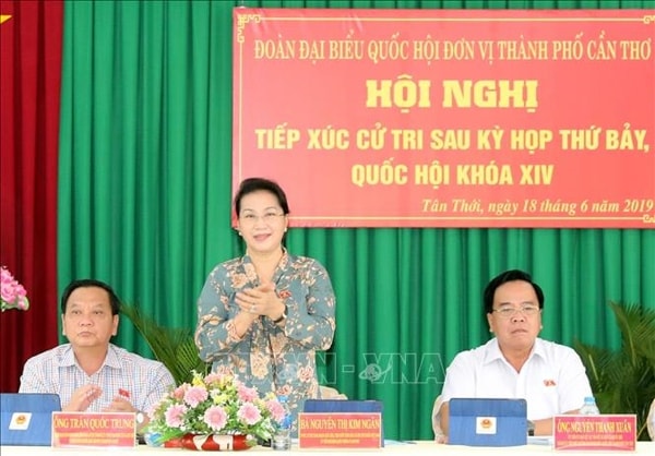 Chủ tịch Quốc hội Nguyễn Thị Kim Ngân phát biểu tại buổi tiếp xúc cử tri. Ảnh: TTXVN