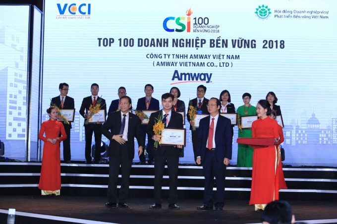 Amway Việt Nam vinh dự nhận giải “Top 100 doanh nghiệp phát triển bền vững (CSI) 2018”.