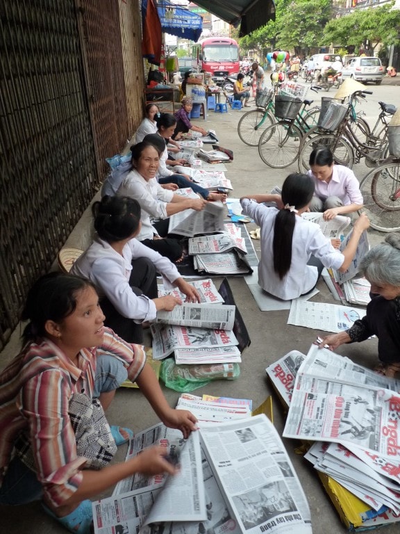 Trước đây, việc phát hành báo qua kênh bán rong vô cùng sôi động.