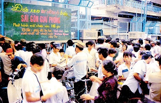 Báo SGGP phát hành Tin nhanh Vùng Vịnh năm 1991 phục vụ đông đảo bạn đọc. Ảnh:Thái Bằng