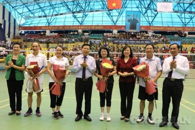 Phó Chủ tịch nước Đặng Thị Ngọc Thịnh và một số cán bộ của Trung ương và tỉnh bắc Ninh tại Liên hoan