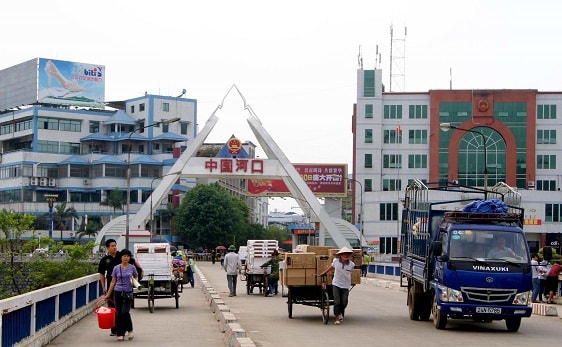Doanh nghiệp phải thay đổi tư duy xuất khẩu, bắt buộc phải bằng đường chính ngạch. (Ảnh TL)