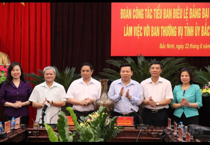 Đồng chí Phạm Minh Chính, Ủy viên Bộ Chính trị trong buổi làm việc với Ban Thường vụ Tỉnh ủy Bắc Ninh