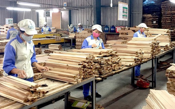 Các mặt hàng gỗ từ Việt Nam có tốc độ tăng trưởng xuất khẩu vào Mỹ lớn nhất bao gồm gỗ dán, ván ép, ghế ngồi, nội thất nhà bếp. (Ảnh TL)