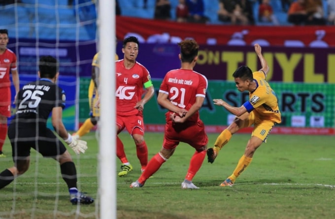 Các trận đấu của giai đoạn lượt đi của V.League có chất lượng chuyên môn cao. Ảnh: Dương Lâm