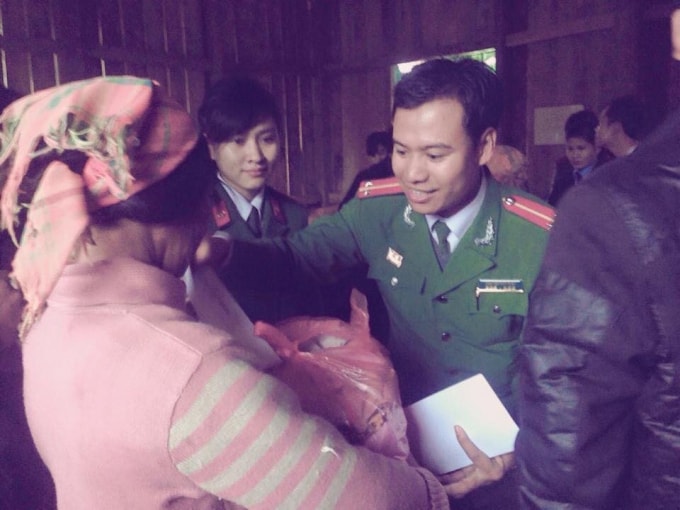 Nguyễn Văn Hiếu trong một chuyến tình nguyện tại Mường Tè (Lai Châu).