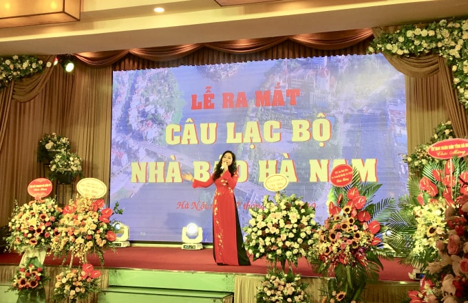 Các tiết mục văn nghệ trong lễ ra mắt