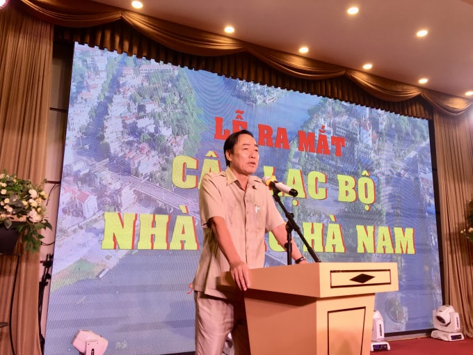 Đồng chí Nguyễn Hải Đường, nguyên Phó Bí thư Thường trực, nguyên Ủy viên Ban Biên tập Báo Nhân Dân, Chủ tịch CLB nhà báo Hà Nam phát biểu tại buổi lễ. Ảnh: Hoàng Huy