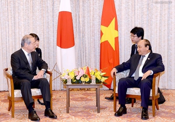 Thủ tướng tiếp Chủ tịch Tập đoàn tài chính SMBC Koichi Miyata. Ảnh: VGP