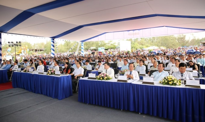 Lễ khởi công FLC Quảng Ngãi có sự tham dự của nhiều lãnh đạo cấp cao TƯ, địa phương và đông đảo nhân dân tỉnh Quảng Ngãi.