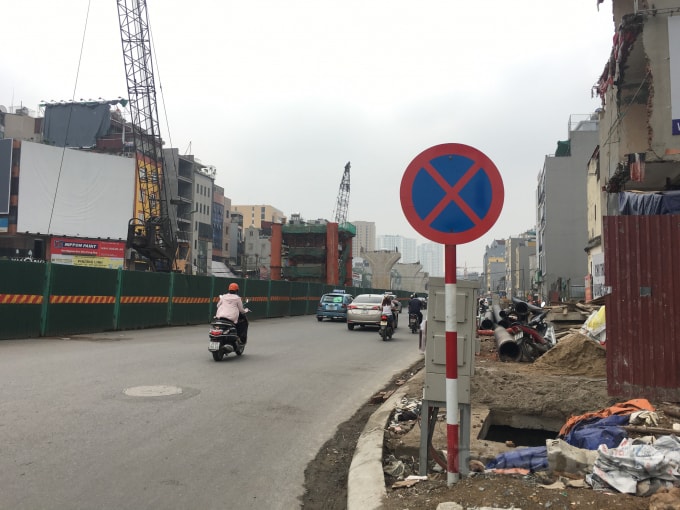 Phân luồng giao thông phục vụ thi công đường Trường Chinh