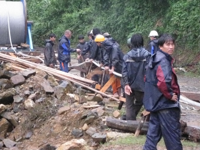 Thi công cáp treo số 1