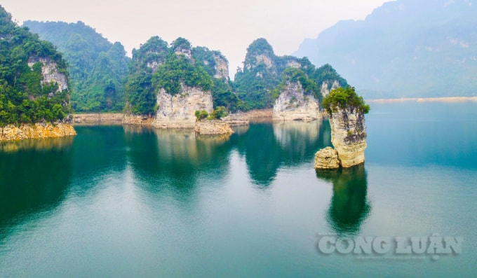 Đây cũng là dịp để các vận động viên giao lưu, học hỏi kinh nghiệm, tăng cường tình đoàn kết thân ái và là cơ hội giới thiệu, quảng bá hình ảnh du lịch sinh thái của huyện Lâm Bình nói riêng và toàn tỉnh Tuyên Quang nói chung. Ảnh: Minh Phụng