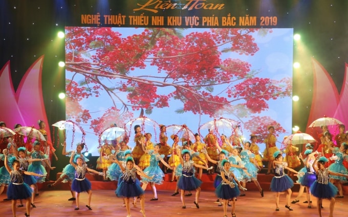 Liên hoan đã thu hút sự tham gia của 29 đoàn nghệ thuật và hơn 1.200 các em thiếu nhi đến từ các Cung, Nhà thiếu nhi, Trung tâm hoạt động thanh thiếu nhi của 28 tỉnh, thành phố. Ảnh: nhandan.com.vn