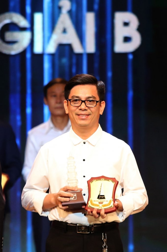 Nhà báo Vũ Minh Khang nhận giải B Giải Báo chí Quốc gia lần thứ XIII - năm 2018.