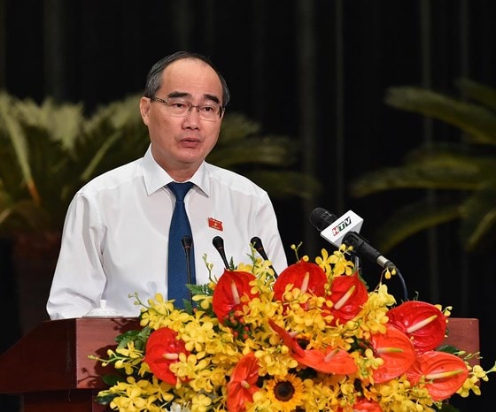 Bí thư Thành ủy Nguyễn Thiện Nhân đến dự và phát biểu ý kiến.