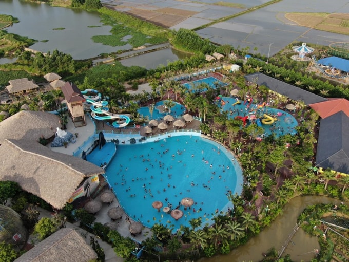Ngoài ăn uống, làm cây xăng, tổ chức hội họp, Quảng Ninh Gate có cả công viên nước hoành tráng