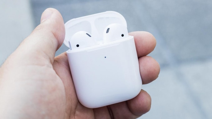 Tai nghe Apple AirPods.