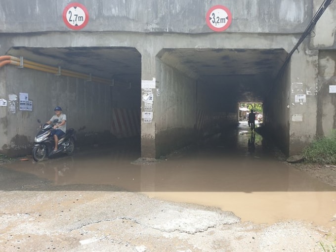 Khắc phục tình trạng ngập úng tại các hầm chui dân sinh trên cao tốc Pháp Vân - Cầu Giẽ. Ảnh: TL
