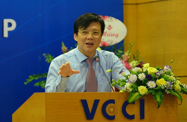 Nhà báo Hồ Quang Lợi phát biểu