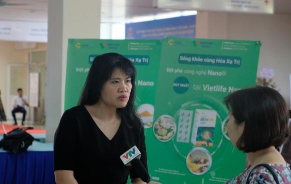 PGS.TS Đỗ Thị Thảo trả lời phỏng vấn báo chí tại hội thảo Quốc gia phòng chống ung thư lần thứ 19. Ảnh: Lương Minh