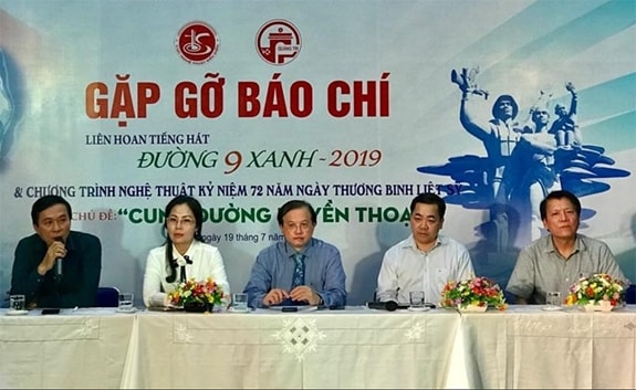 BTC giới thiệu về Liên hoan tiếng hát Đường 9 xanh 2019. Ảnh: qdnd