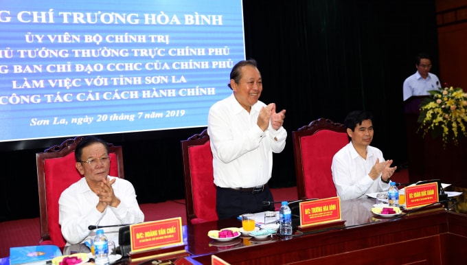 Phó Thủ tướng Thường trực Trương Hòa Bình phát biểu đánh giá Sơn La nhiều đổi mới tư duy phát triển kinh tế và cải cách hành chính. Ảnh: VGP