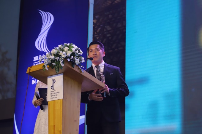 Ông Huỳnh Thiên Triều – Giám đốc Điều hành Amway Việt Nam phát biểu sau khi nhận giải thưởng.