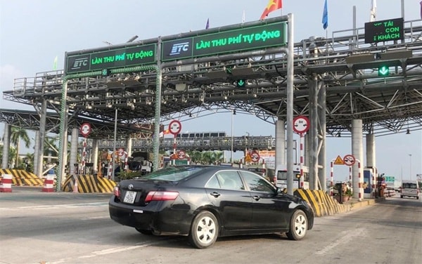 Sau 3 năm triển khai, tiến độ lắp đặt hệ thống thu phí giao thông đường bộ tự động không dừng vẫn rất ì ạch. Ảnh minh họa