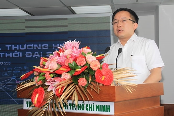 Ông Từ Lương, Phó giám đốc Sở Thông tin – Truyền thông kiêm Giám đốc Trung tâm báo chí TPHCM. Ảnh: tienphong.vn