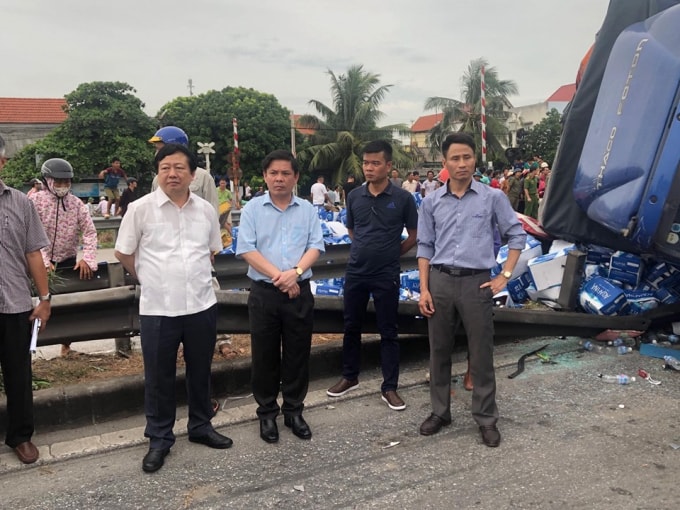 Bộ trưởng Bộ GTVT Nguyễn Văn Thể có mặt tại hiện trường chỉ đạo khắc phục hậu quả vụ tai nạn. (Ảnh TL)