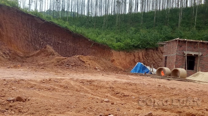 Hai căn nhà xây kiên cố trái phép trên đất lâm nghiệp tại xã An Sinh, Đông Triều, Quảng Ninh