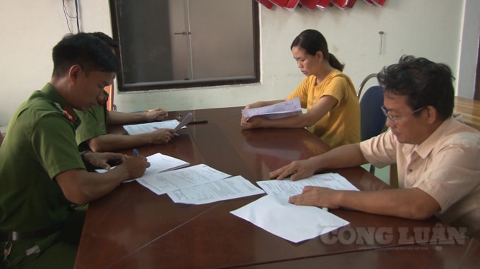 Các bị can tại cơ quan công an.