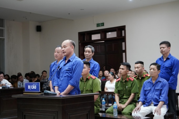Do bị đau chân nên bị cáo Hưng 