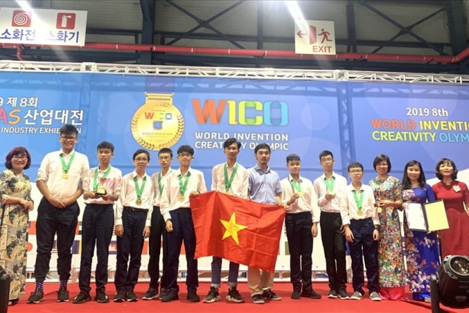 Đoàn học sinh Hà Nội dự thi WICO 2019 với thành tích 2 huy chương vàng. Ảnh: PV