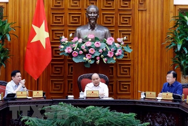 Thủ tướng Nguyễn Xuân Phúc chủ trì cuộc họp về dự án cao tốc Trung Lương - Mỹ Thuận. Ảnh: TTXVN