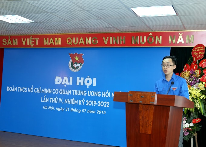 Đồng chí Nguyễn Ngọc Long – Bí thư Chi đoàn Thanh niên Cộng sản Hồ Chí Minh Cơ quan Trung ương Hội Nhà báo Việt Nam phát biểu tại Đại hội. Ảnh: Sợn Hải
