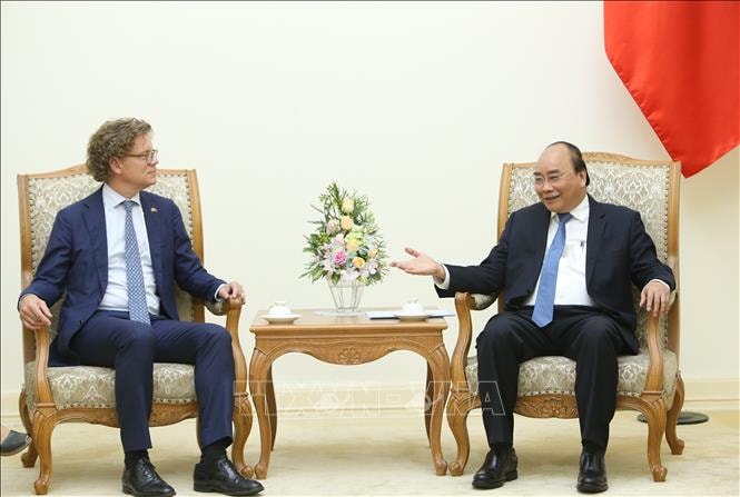Thủ tướng Nguyễn Xuân Phúc tiếp Đại sứ Thụy Điển Pereric Hogberg. Ảnh: TTXVN