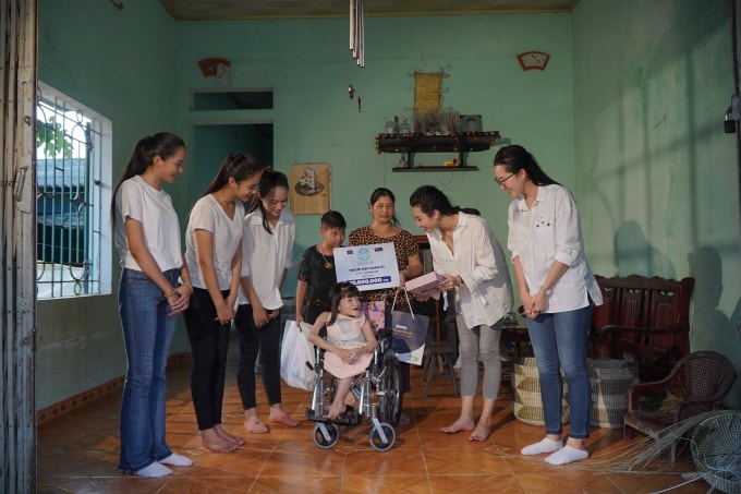 Các thí sinh Hoa hậu Thế giới VN 2019 tham gia đồng hành cùng hành trình Người đẹp Nhân ái.