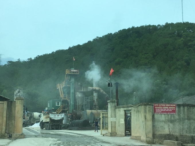Người dân nơi đây đề nghị trạm trộn nhanh chóng di dời càng sớm càng tốt.