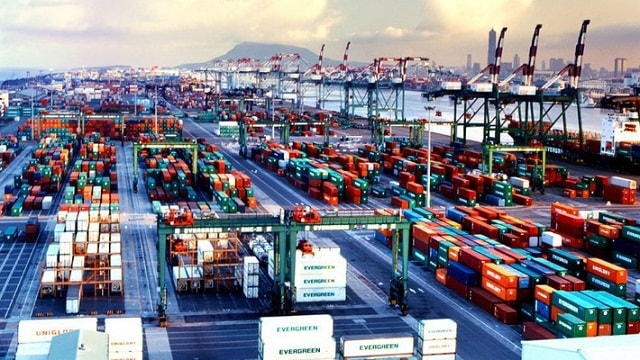 Điểm nhấn của kinh tế 7 tháng là tốc độ tăng kim ngạch xuất khẩu của khu vực kinh tế trong nước đạt 12,2%, cao hơn mức tăng 5,6% của khu vực có vốn đầu tư nước ngoài. (Ảnh minh họa)