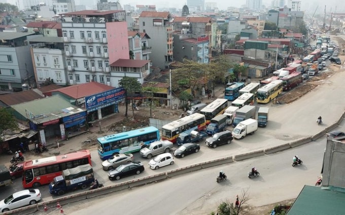 Phân luồng, tổ chức lại giao thông trên đường Phạm Văn Đồng. Ảnh: TL