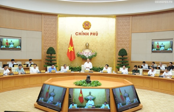 Thủ tướng Nguyễn Xuân Phúc phát biểu tại phiên họp. Ảnh VGP