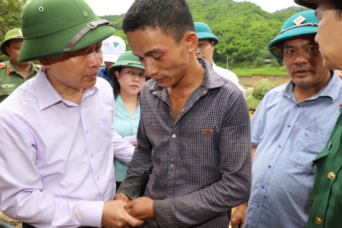 Bí thư Tỉnh ủy Thanh Hóa động viên người dân vượt qua mất mát, đau thương