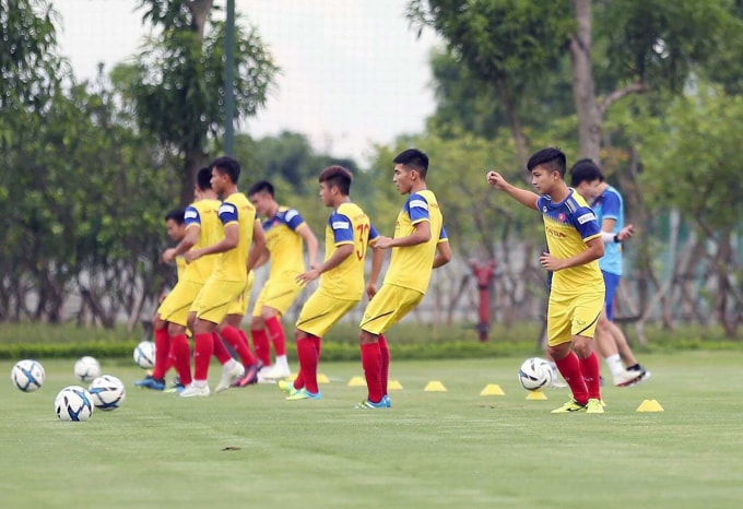 Các cầu thủ được lên tuyển phải nỗ lực hết sức để có tên trong danh sách đi SEA Games 30. Ảnh: VFF
